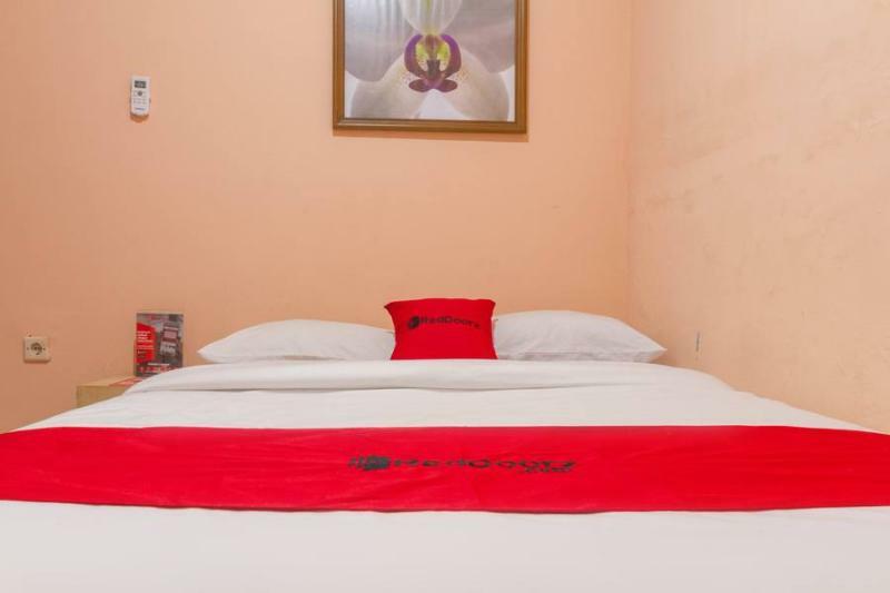 Reddoorz Near Istana Plaza 2 Bandung